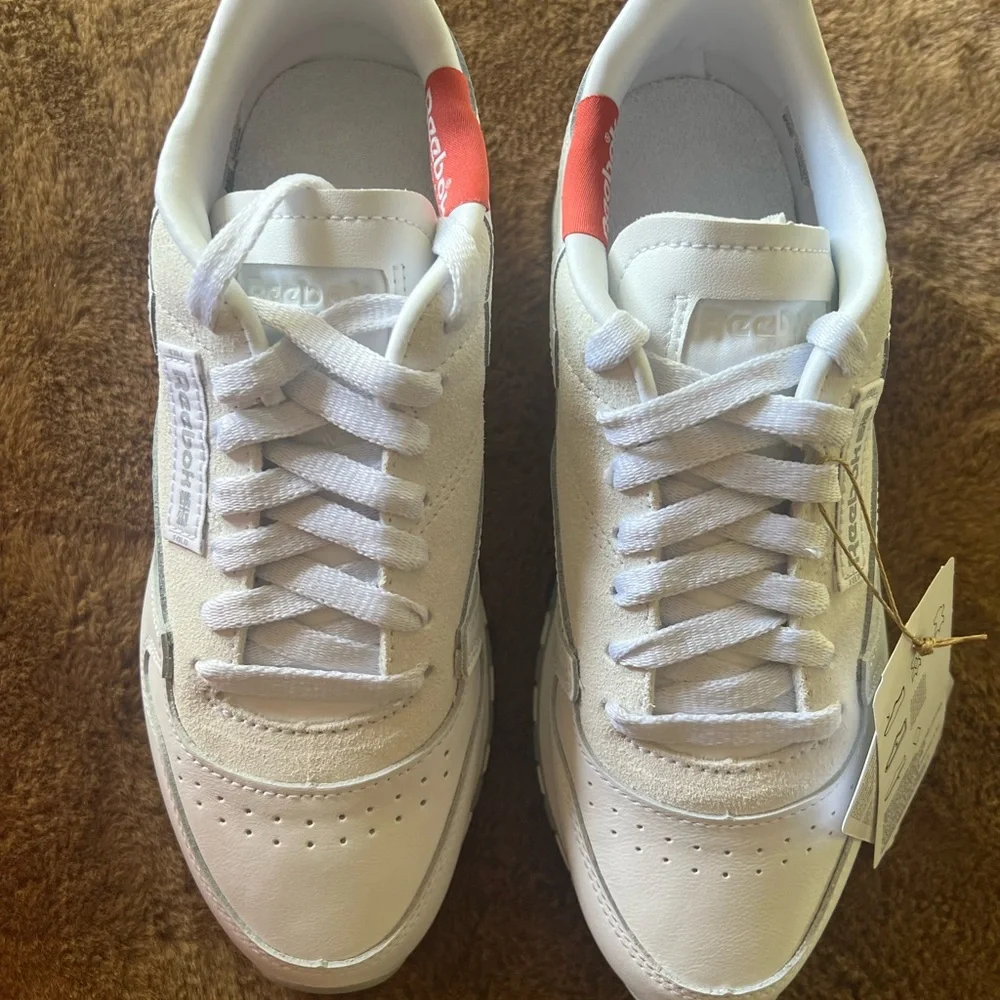 COPY - Reebok Trainers - Picture 2 of 3